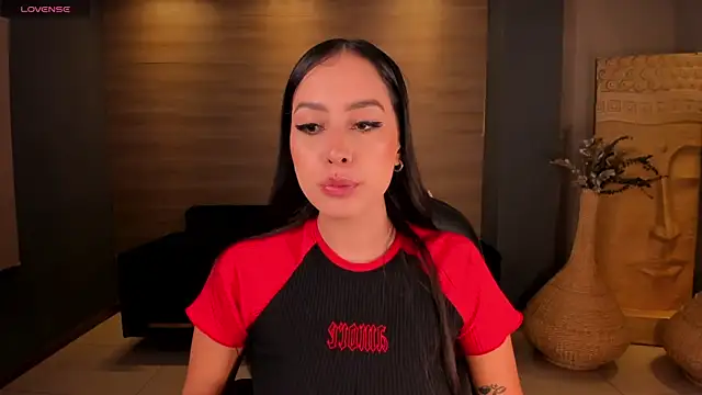 Snapshot of BrennaWalker chatting on February 18, 2:16 am BrennaWalker online show from February 18, 2:16 am