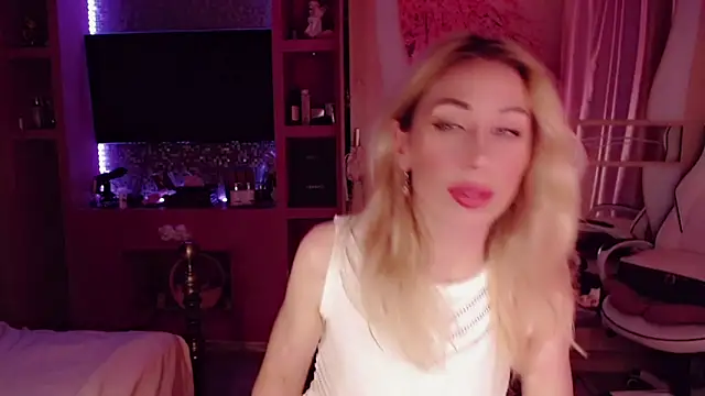 Snapshot of AnnieGOld_ chatting on November 15, 11:32 pm AnnieGOld online show from November 15, 11:32 pm