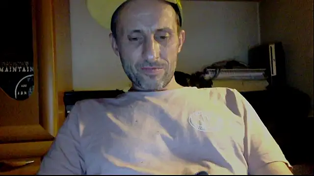 Snapshot of FireFox_Feel chatting on December 5, 8:11 pm FireFox Feel online show from December 5, 8:11 pm