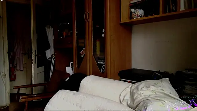 Snapshot of FireFox_Feel chatting on December 7, 11:18 am FireFox Feel online show from December 7, 11:18 am