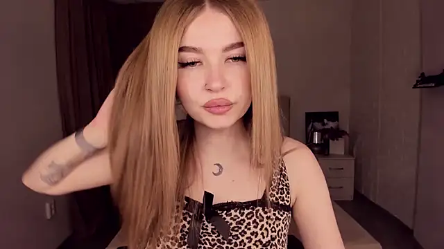 Snapshot of ViolettaLopez chatting on January 13, 2:42 pm ViolettaLopez online show from January 13, 2:42 pm