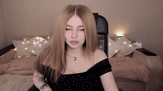 Snapshot of ViolettaLopez chatting on February 15, 11:28 am ViolettaLopez online show from February 15, 11:28 am