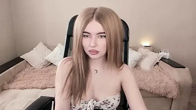 Snapshot of ViolettaLopez chatting on February 28, 9:36 am ViolettaLopez online show from February 28, 9:36 am