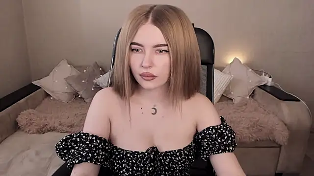 Snapshot of ViolettaLopez chatting on March 10, 11:21 am ViolettaLopez online show from March 10, 11:21 am