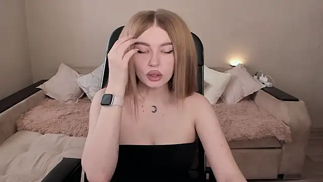 Snapshot of ViolettaLopez chatting on March 16, 10:33 am ViolettaLopez online show from March 16, 10:33 am