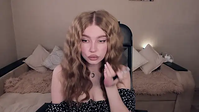 Snapshot of ViolettaLopez chatting on March 18, 11:30 am ViolettaLopez online show from March 18, 11:30 am