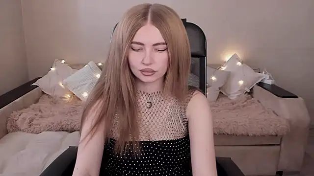 Snapshot of ViolettaLopez chatting on March 21, 10:28 am ViolettaLopez online show from March 21, 10:28 am