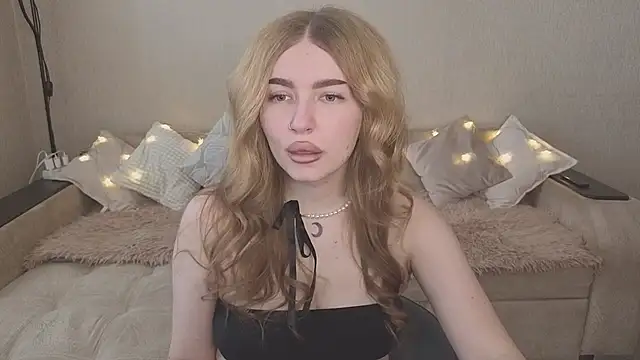 Snapshot of ViolettaLopez chatting on October 9, 11:30 am ViolettaLopez online show from October 9, 11:30 am