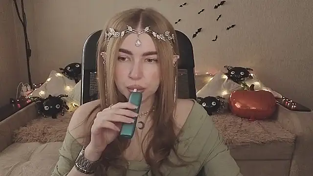 Snapshot of ViolettaLopez chatting on October 30, 10:49 am ViolettaLopez online show from October 30, 10:49 am