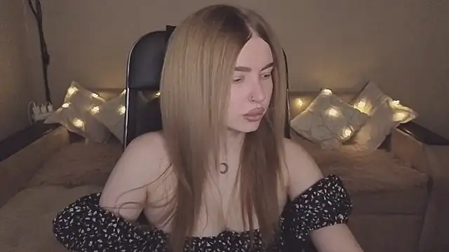 Snapshot of ViolettaLopez chatting on November 10, 12:15 pm ViolettaLopez online show from November 10, 12:15 pm