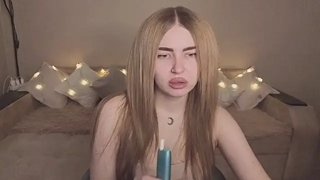 Snapshot of ViolettaLopez chatting on November 13, 9:08 am ViolettaLopez online show from November 13, 9:08 am