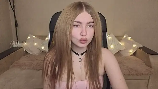 Snapshot of ViolettaLopez chatting on November 24, 10:59 am ViolettaLopez online show from November 24, 10:59 am