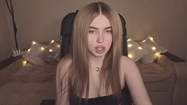 Snapshot of ViolettaLopez chatting on November 27, 1:46 pm ViolettaLopez online show from November 27, 1:46 pm