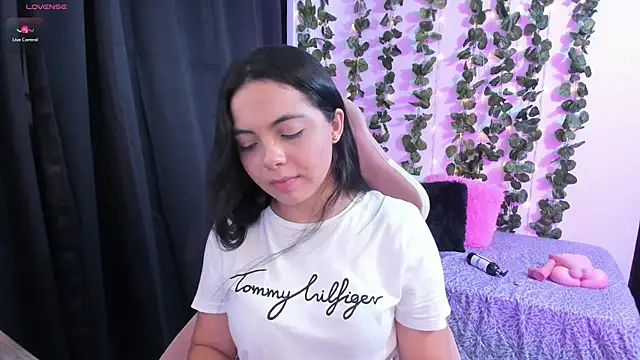 Snapshot of ashley_morgan_18 chatting on October 2, 3:13 am ashley morgan 18 online show from October 2, 3:13 am