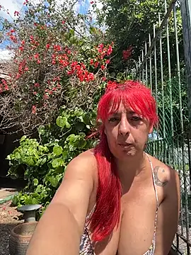 Snapshot of sofy_alone chatting on November 1, 5:48 pm sofy alone online show from November 1, 5:48 pm