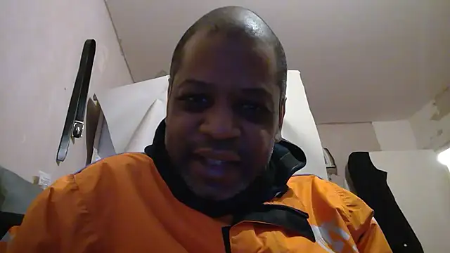 alfiebrown007 online show from March 13, 10:32 pm