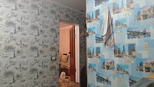 Amy August online show from November 14, 9:02 pm