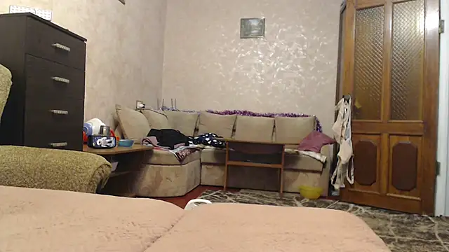 Amy August online show from December 21, 3:52 pm