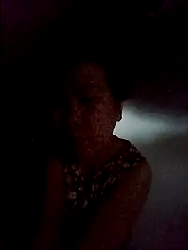 Snapshot of TropicalFlower chatting on December 22, 7:16 am TropicalFlower online show from December 22, 7:16 am