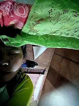 Snapshot of TropicalFlower chatting on February 15, 8:38 pm TropicalFlower online show from February 15, 8:38 pm