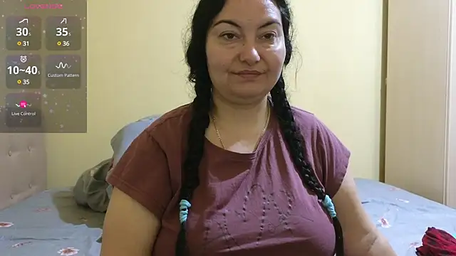 Snapshot of BBW_MILF_4U chatting on February 5, 6:13 am BBW MILF 4U online show from February 5, 6:13 am