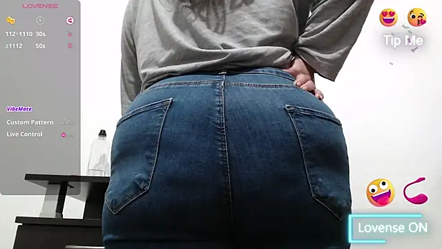 BBW MILF 4U online show from November 29, 9:34 am