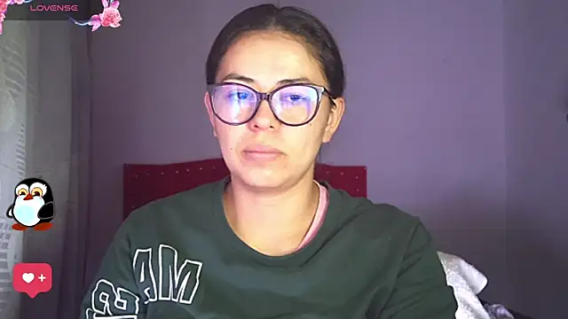 Snapshot of mayhott2 chatting on November 12, 10:30 pm mayhott2 online show from November 12, 10:30 pm