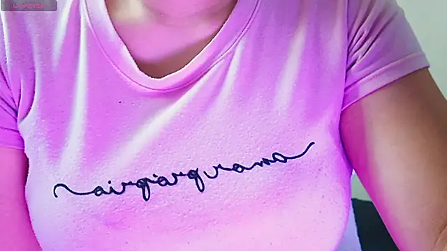 Snapshot of mayhott2 chatting on November 18, 5:17 pm mayhott2 online show from November 18, 5:17 pm