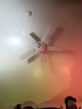 Snapshot of thefire420 chatting on November 25, 10:04 am thefire420 online show from November 25, 10:04 am