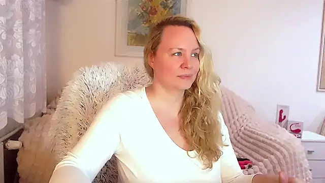 Sarah4you online show from February 1, 10:02 pm