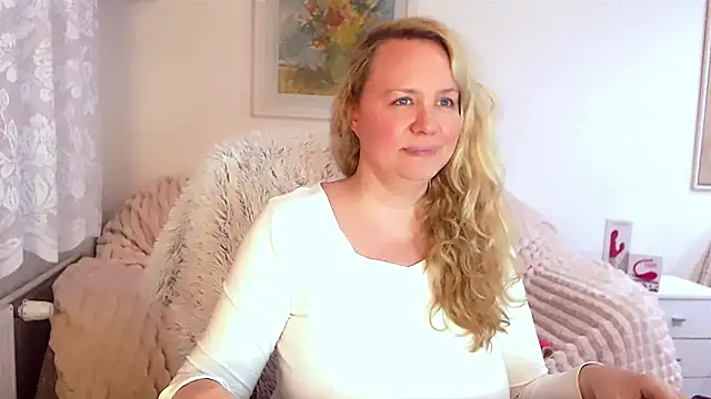 Sarah4you online show from February 2, 1:12 am