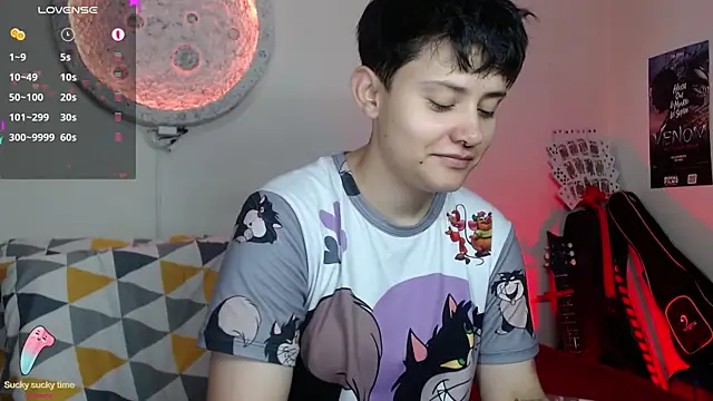 girl intense444 online show from March 18, 1:09 pm