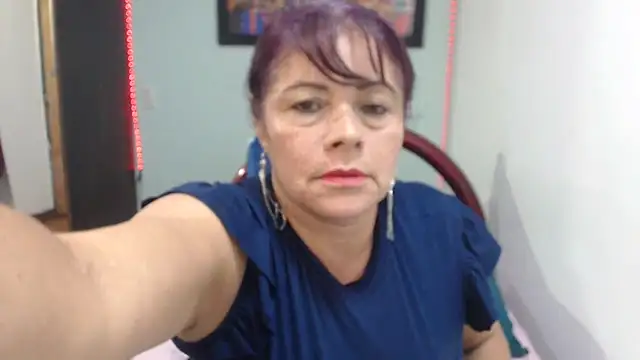 Snapshot of sexytitshot126 chatting on November 22, 2:21 am sexytitshot126 online show from November 22, 2:21 am