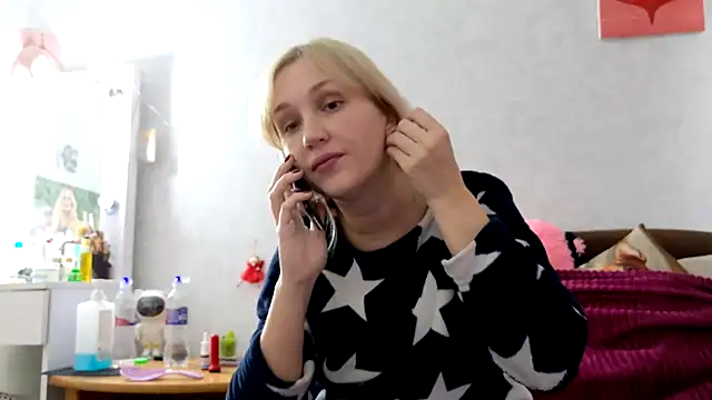 ModelEva online show from October 17, 8:39 am