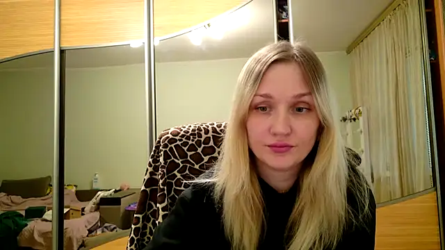 ModelEva online show from April 23, 1:35 pm
