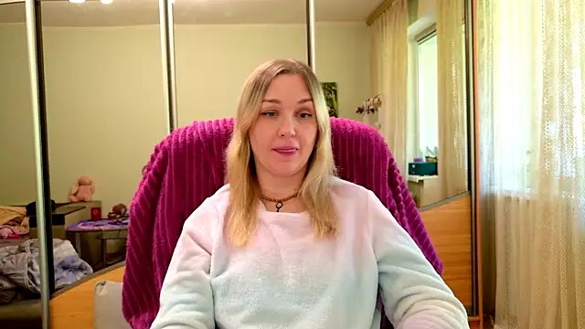 ModelEva online show from May 3, 8:42 am