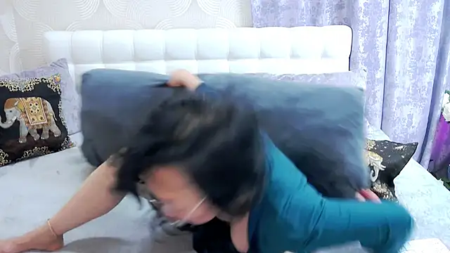 Asian legs online show from September 16, 10:49 am