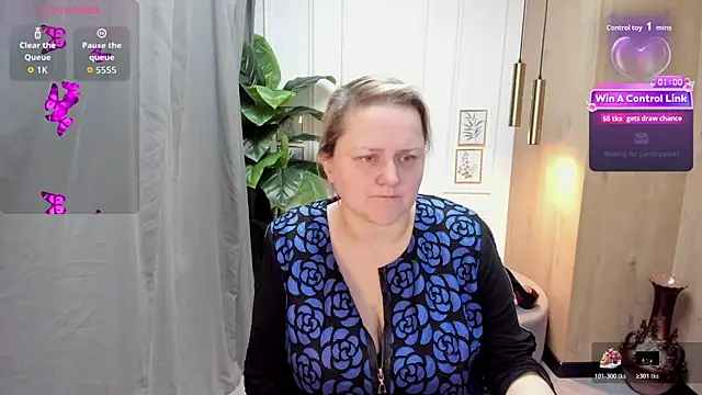 ScarlettSoft online show from April 10, 5:23 am