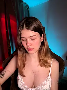 AmberIIey online show from November 15, 3:30 pm