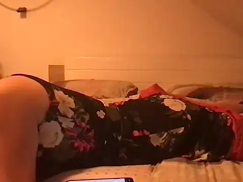 Snapshot of Moistdevil chatting on January 6, 9:54 pm Moistdevil online show from January 6, 9:54 pm