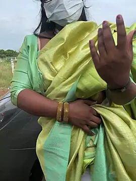 Snapshot of Dhiyapink chatting on January 14, 5:19 am Dhiyapink online show from January 14, 5:19 am