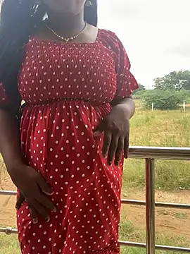 Snapshot of Dhiyapink chatting on January 15, 6:54 am Dhiyapink online show from January 15, 6:54 am