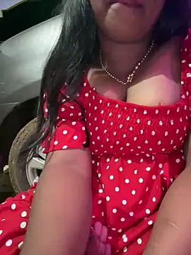 Snapshot of Dhiyapink chatting on January 15, 1:41 pm Dhiyapink online show from January 15, 1:41 pm