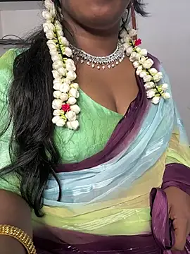 Snapshot of Dhiyapink chatting on January 15, 5:26 pm Dhiyapink online show from January 15, 5:26 pm