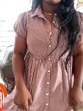 Snapshot of Dhiyapink chatting on February 15, 10:33 am Dhiyapink online show from February 15, 10:33 am