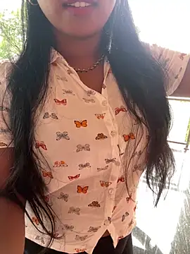 Snapshot of Dhiyapink chatting on March 11, 6:00 am Dhiyapink online show from March 11, 6:00 am