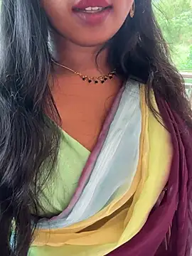 Snapshot of Dhiyapink chatting on March 12, 12:15 pm Dhiyapink online show from March 12, 12:15 pm