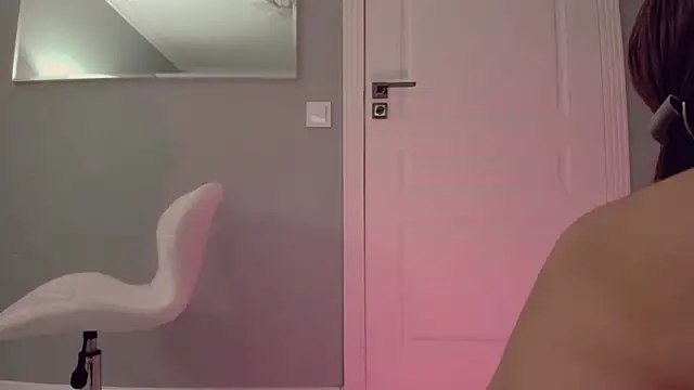 Snapshot of kimisun01 chatting on February 3, 4:46 am kimisun01 online show from February 3, 4:46 am