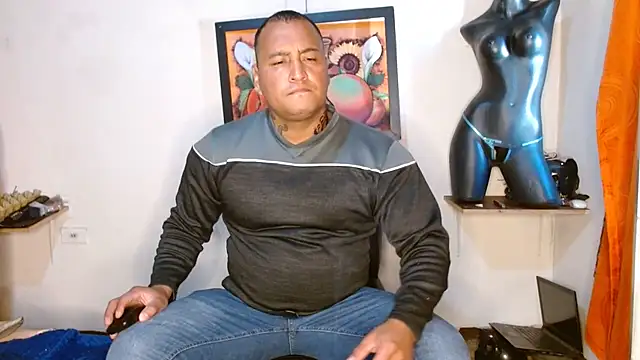 Snapshot of hardrock982 chatting on January 7, 1:03 pm hardrock982 online show from January 7, 1:03 pm