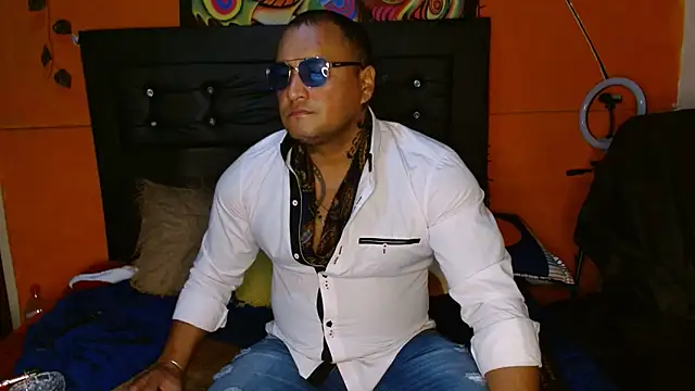 Snapshot of hardrock982 chatting on January 10, 1:31 pm hardrock982 online show from January 10, 1:31 pm